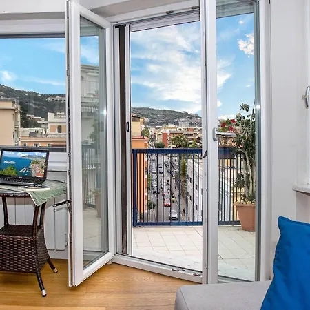 Maya Penthouse - Center Apartment Sorrento